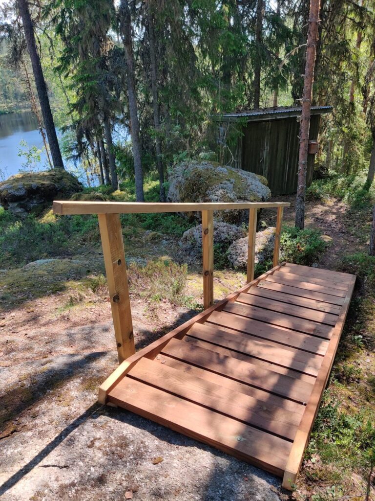 Puiset rantaportaat